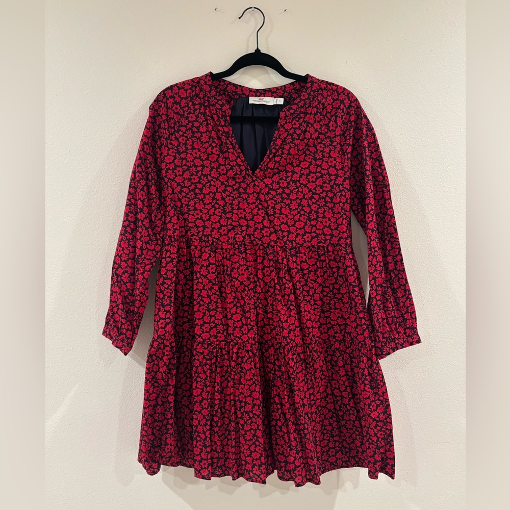 Vineyard Vines Red and Navy Floral Dress - Size Small